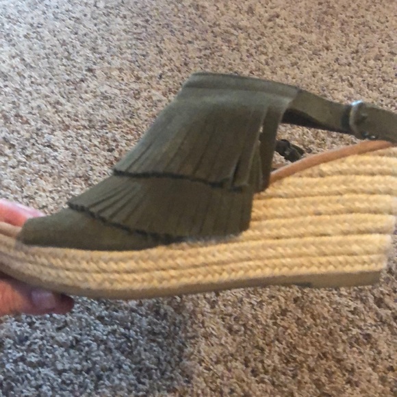 Minnetonka wedges - Picture 6 of 7